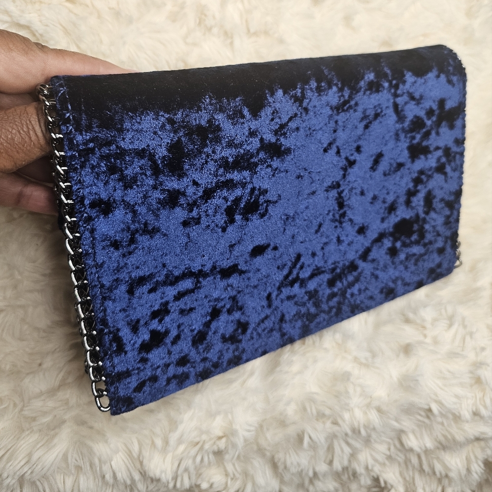 NWOT Blue Velvet Chealsea 28 Clutch - Picture 3 of 12